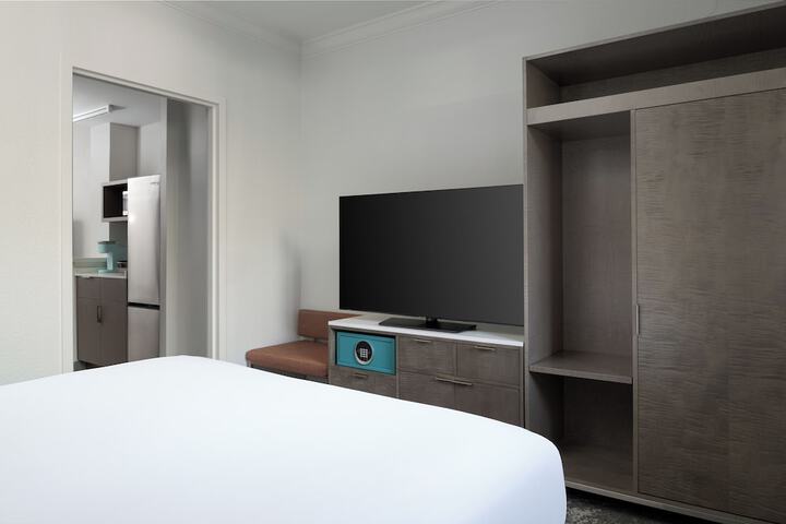 Hilton Boca Raton Suites