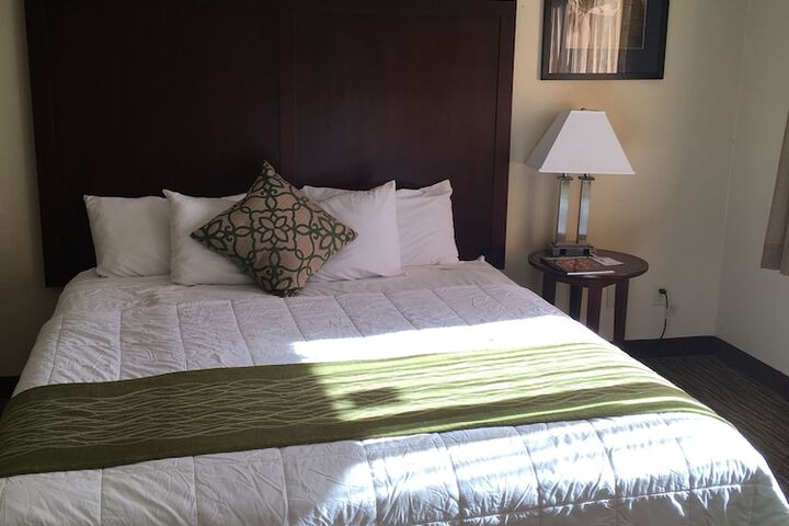 Room 11 of 42