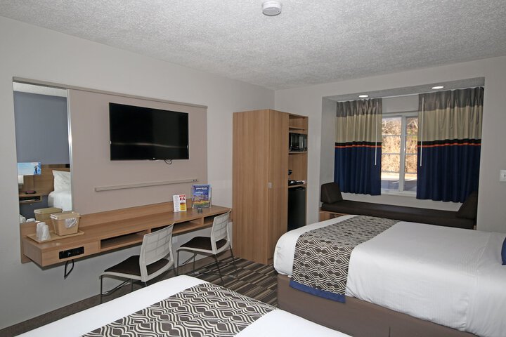 Room 13 of 26