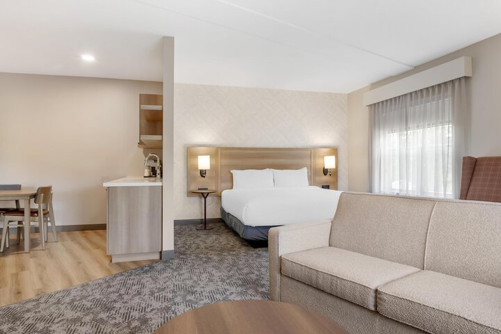 Best Western Plus Bridgewater Hotel & Convention Centre