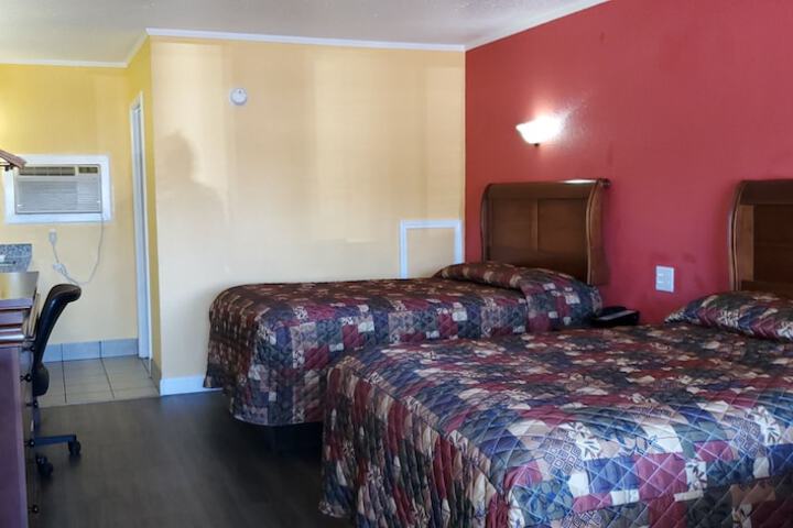 Room 9 of 14