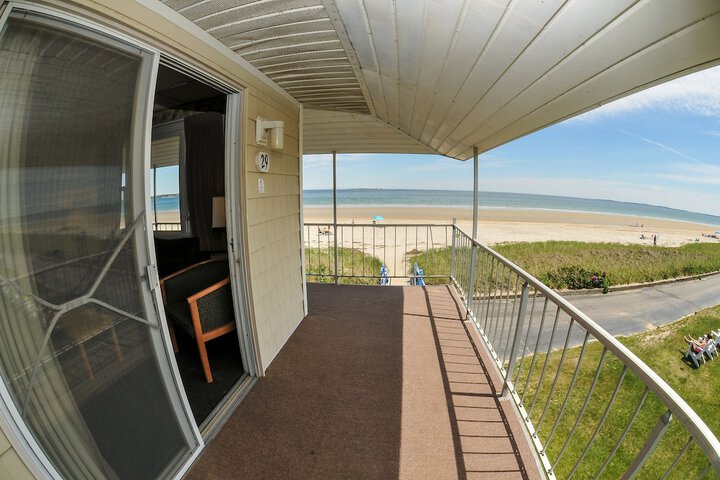 Friendship Oceanfront Suites