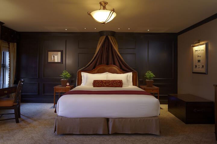 Room 43 of 89