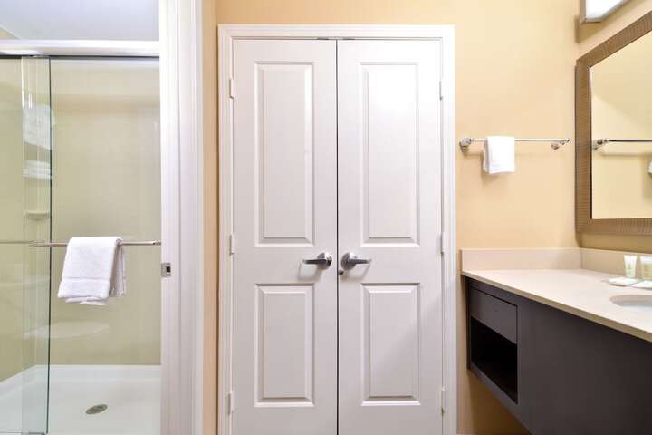 Staybridge Suites Tomball - Spring Area by IHG