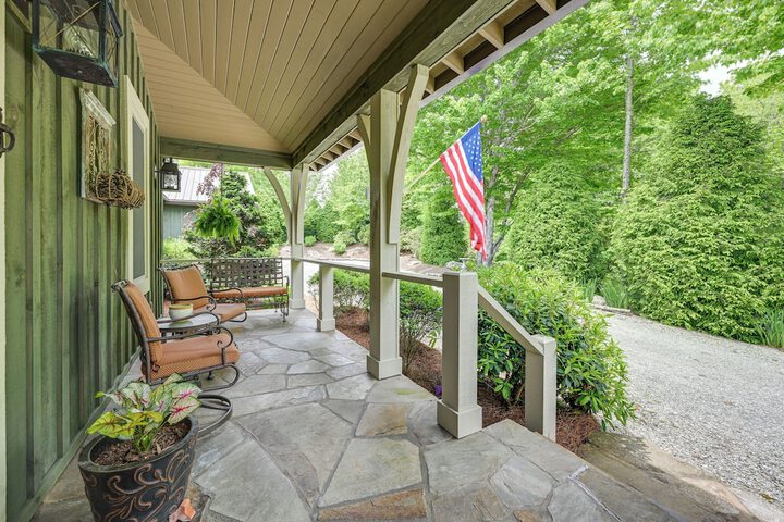 On 22 Acres: Cullowhee Craftsman Home w / Mtn Views