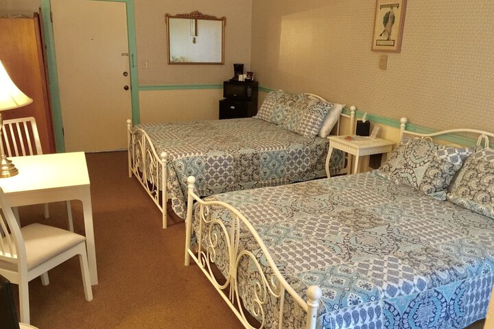Alexanders Lodge