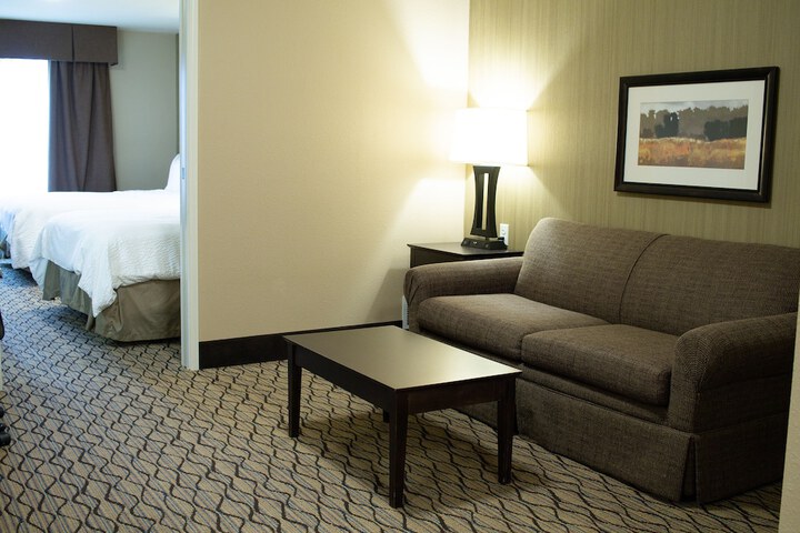 Holiday Inn Express and Suites Williston by IHG