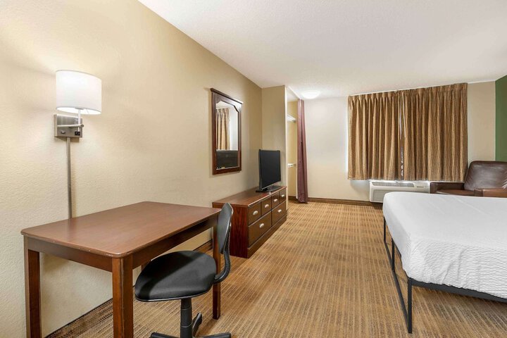 Room 21 of 28