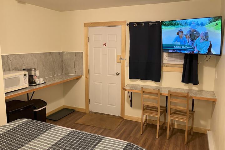Room 13 of 19