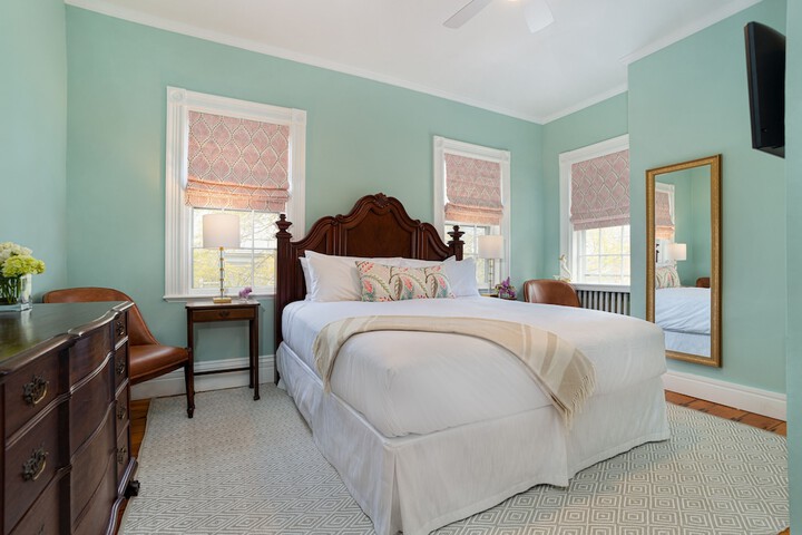 Room 105 of 135
