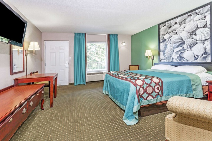 Room 12 of 12