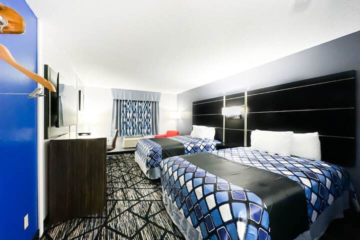 Room 10 of 35