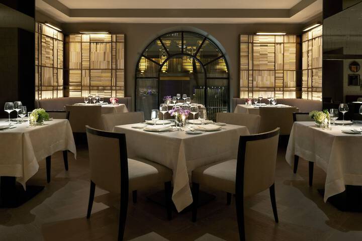 Dining 73 of 101