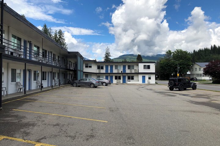 Hotel 2 of 52