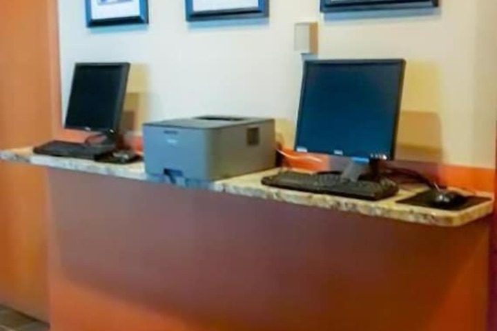 Business Center 43 of 44