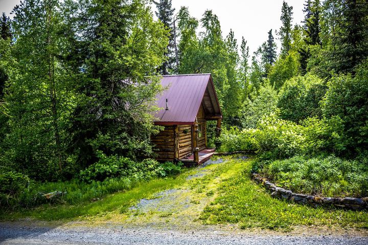 Midnight Sun Log Cabins