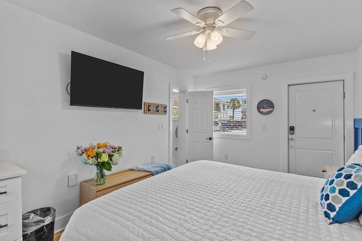 The Beach House Motel & Suites