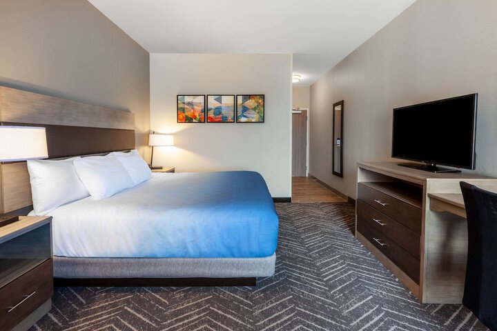 Room 26 of 35