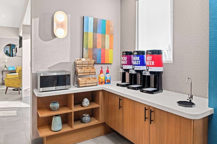 Hampton Inn by Hilton Costa Mesa Newport Beach