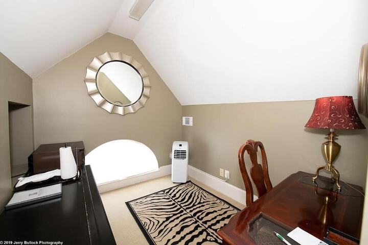 Room 17 of 54