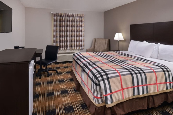 Room 17 of 27