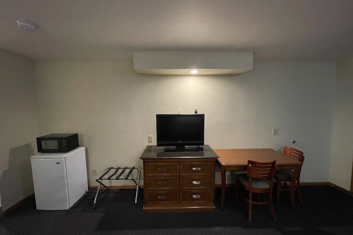 Room 11 of 20