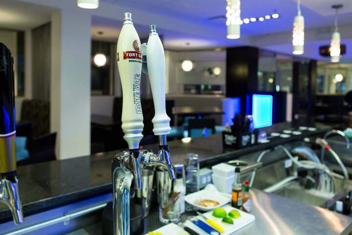 Lounge 45 of 50