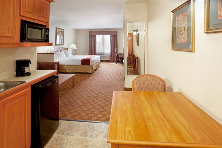 Holiday Inn Express Hotel & Suites Brownsville by IHG