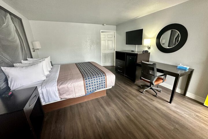 Room 22 of 28