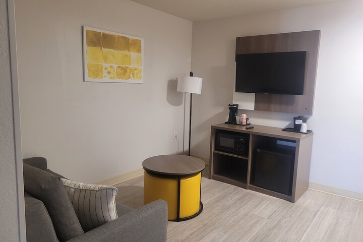 Room 32 of 45