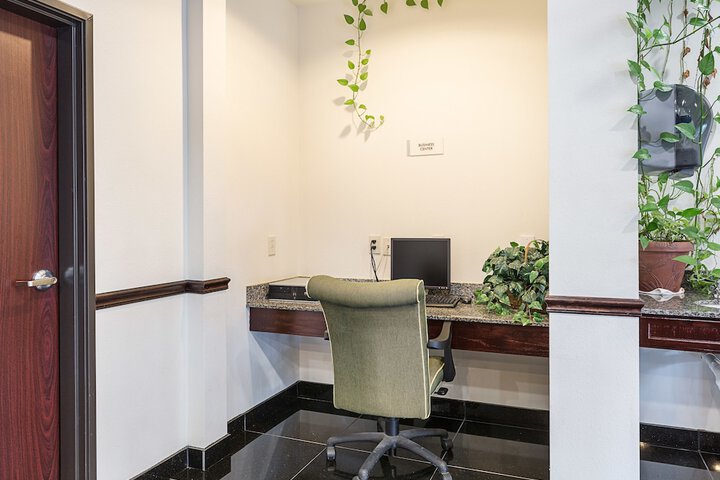 Business Center 32 of 32