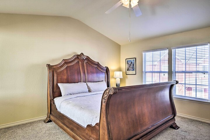 Walk to Lake: Family Gem w / Pool Access in Afton