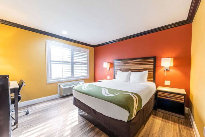Room 14 of 37