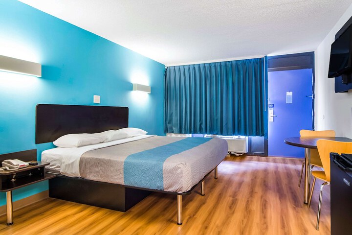 Room 21 of 25