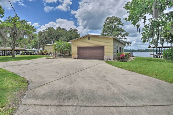 Picturesque Retreat on St. Johns River + Docks