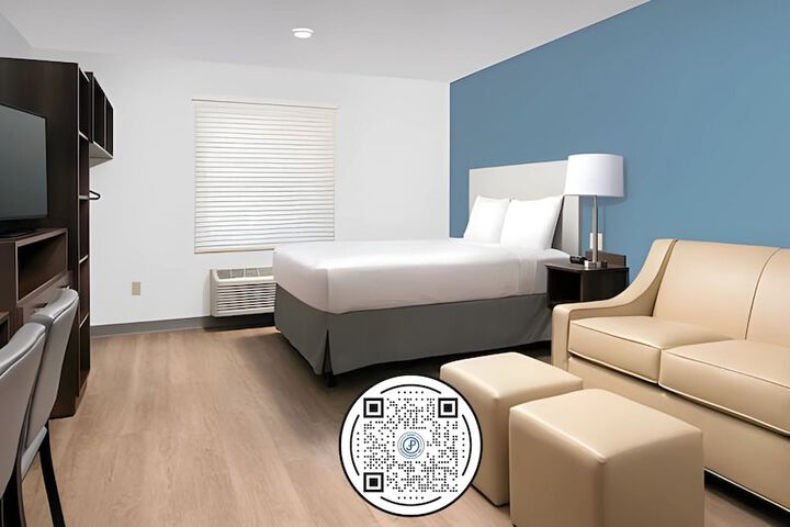 Room 25 of 47