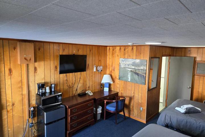 Russells Motel