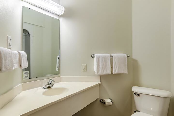 Room 13 of 22