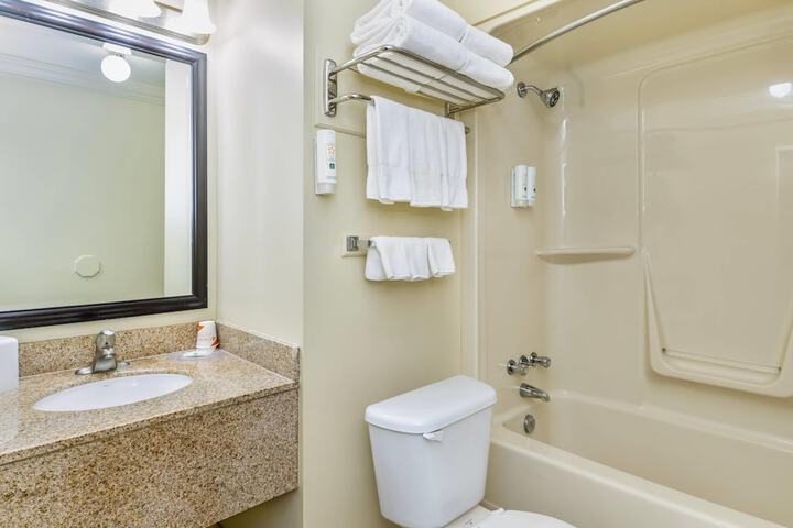 Quality Inn & Suites