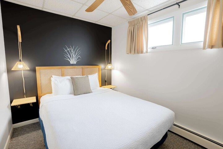 Ocean House Hotel & Motel