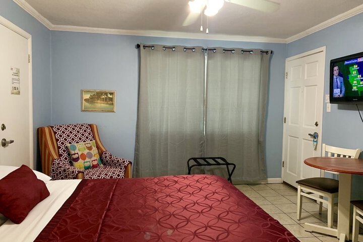 Room 9 of 79