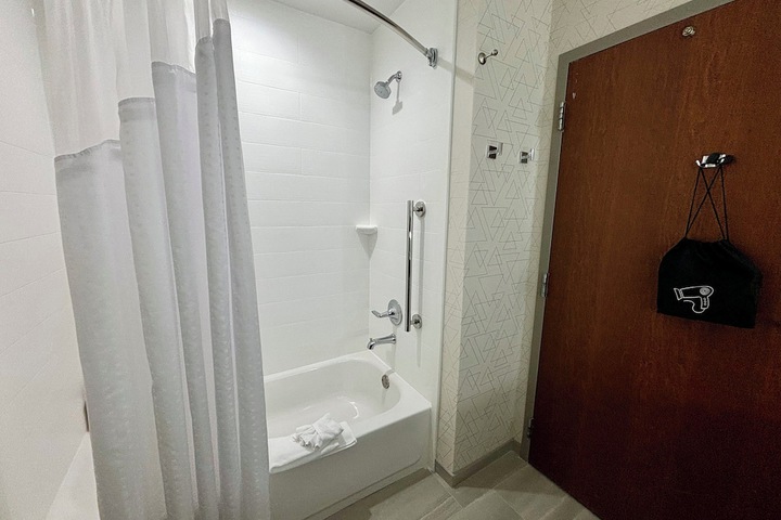 Holiday Inn Express Hotel & Suites St. Robert by IHG
