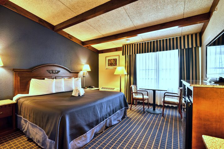 Room 12 of 34