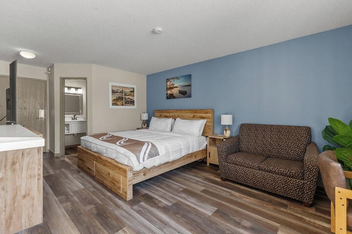 Nisswa Hotel and Suites