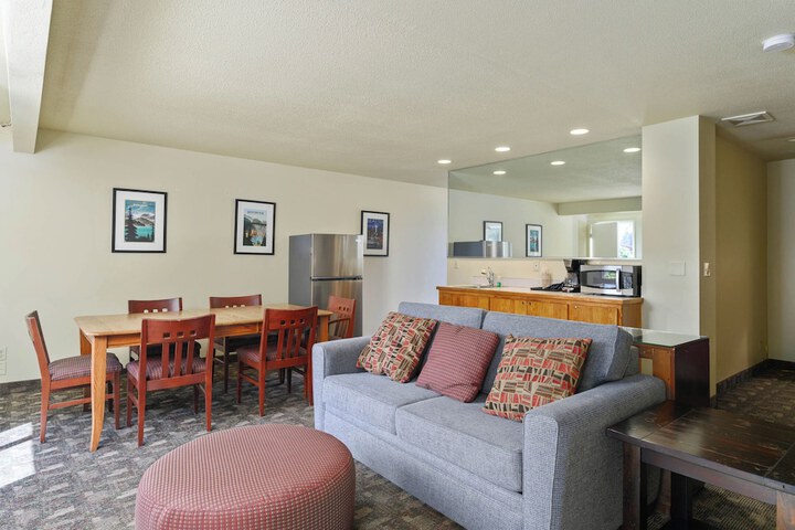Room 45 of 128