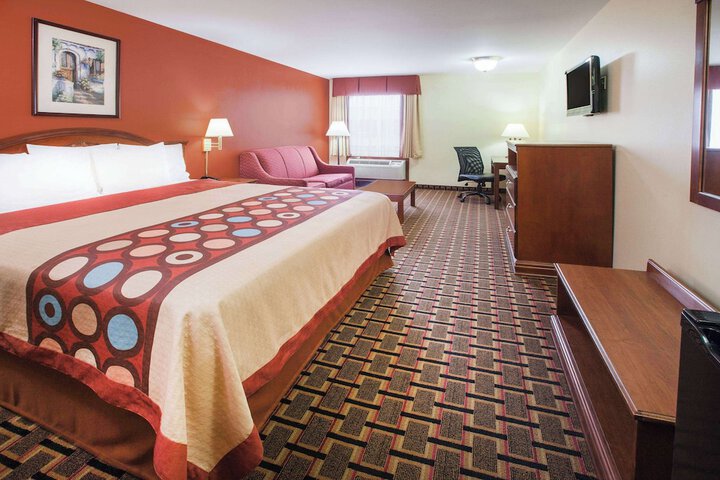 Room 14 of 27
