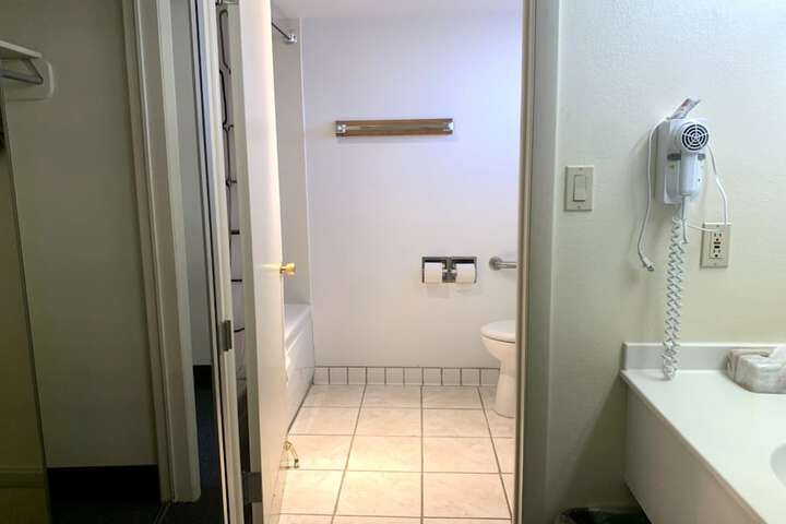 Room 35 of 44