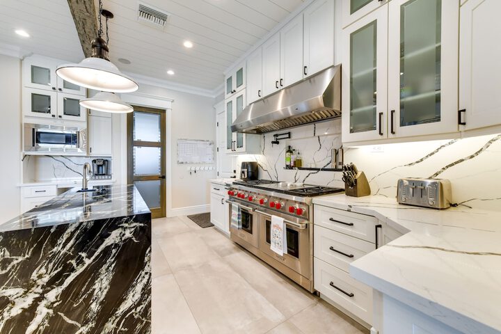 Spacious Queen Creek Home w / Hot Tub & Pool!