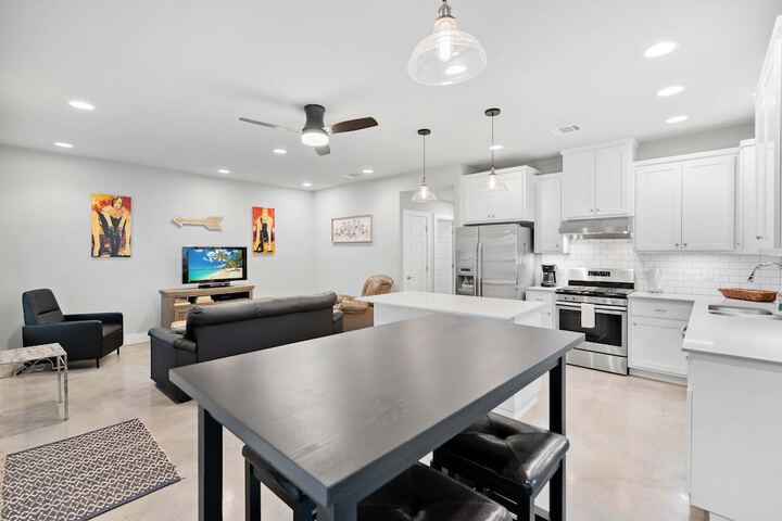 Peaceful Cottage w / Grill Mins to Lake Travis
