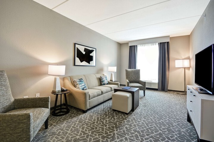 Room 34 of 47